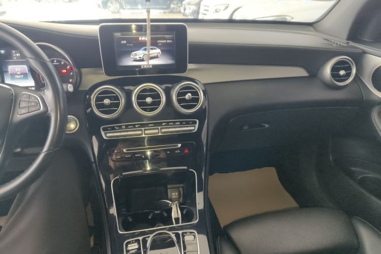 Used Mercedes-Benz GLC Coupe 2019 GLC 200 4MATIC Coupe SUV Center Console