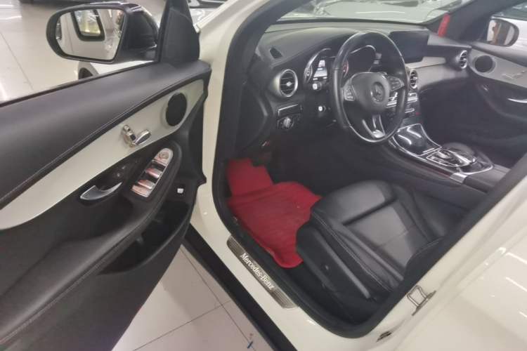 Used Mercedes-Benz GLC Coupe 2019 GLC 200 4MATIC Coupe SUV Driver Seat