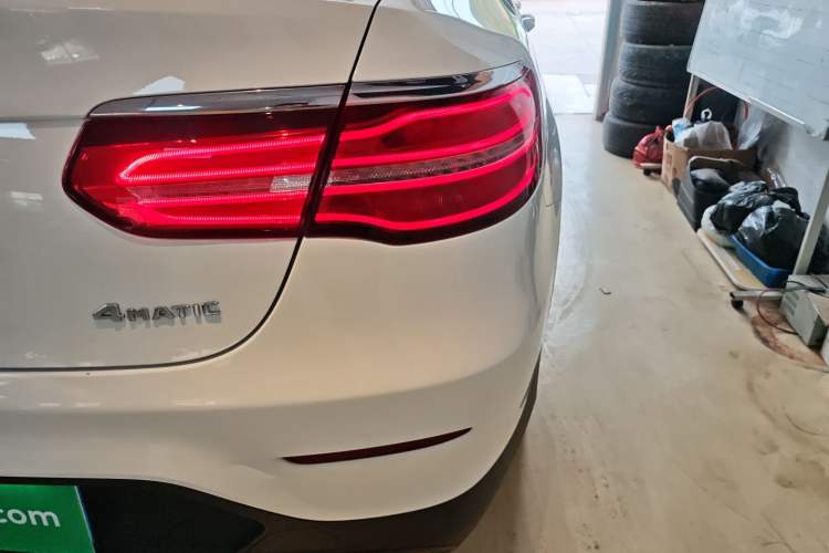 Used Mercedes-Benz GLC Coupe 2019 Facelift GLC 200 4MATIC Coupe SUV Exterior 1