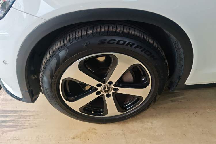 Used Mercedes-Benz GLC Coupe 2019 Facelift GLC 200 4MATIC Coupe SUV Exterior 2