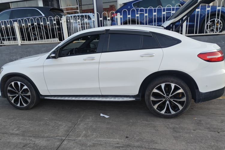 Used Mercedes-Benz GLC Coupe 2019 Facelift GLC 260 4MATIC Coupe SUV Exterior 3