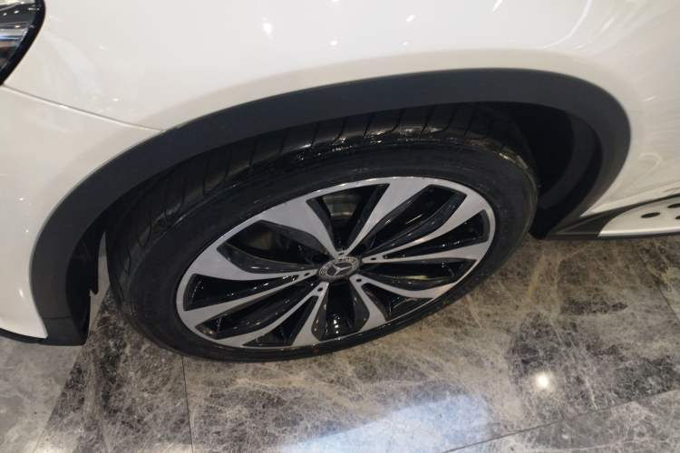 Used Mercedes-Benz GLC Coupe 2019 GLC 260 4MATIC Coupe SUV Exterior 4