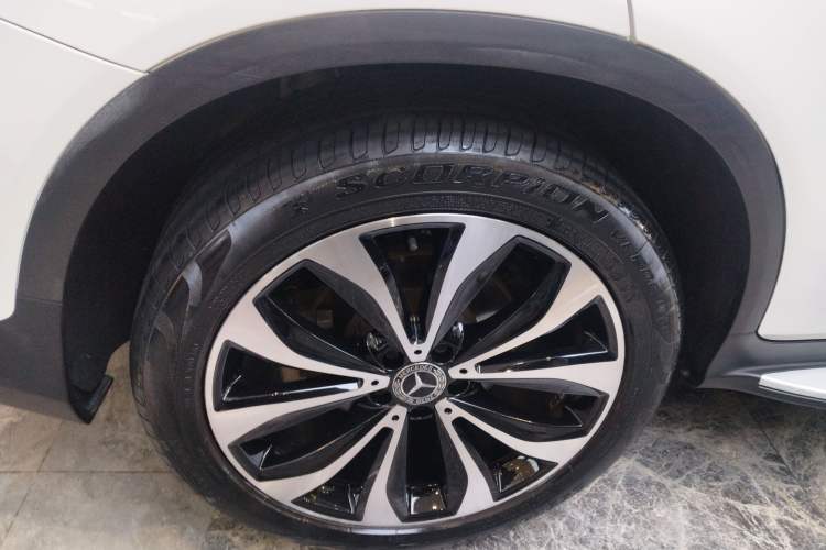 Used Mercedes-Benz GLC Coupe 2019 GLC 260 4MATIC Coupe SUV Exterior 5