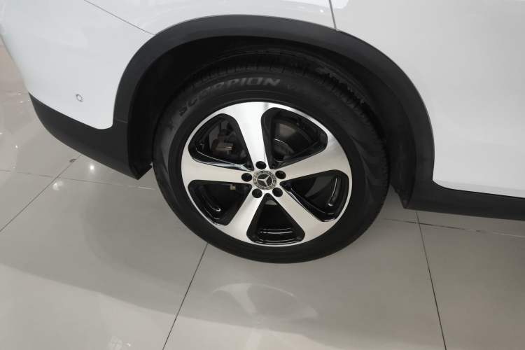 Used Mercedes-Benz GLC Coupe 2019 Facelift GLC 200 4MATIC Coupe SUV Exterior 5