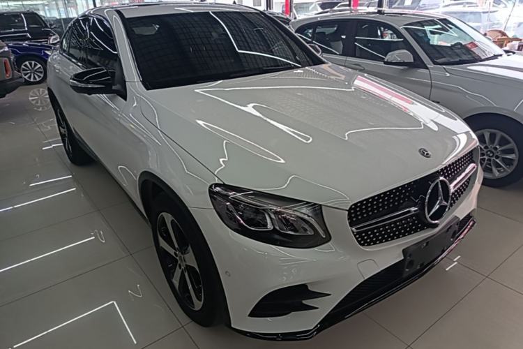 Used Mercedes-Benz GLC Coupe 2019 Facelift GLC 200 4MATIC Coupe SUV Front Right 45 Deg