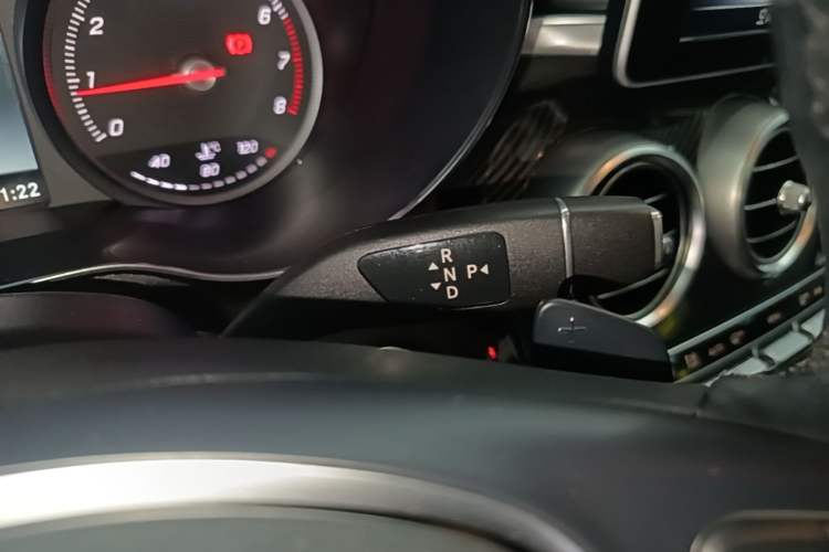 Used Mercedes-Benz GLC Coupe 2019 Facelift GLC 200 4MATIC Coupe SUV Gear Lever