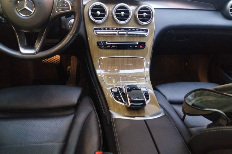 Used Mercedes-Benz GLC Coupe 2019 GLC 260 4MATIC Coupe SUV Gear Lever
