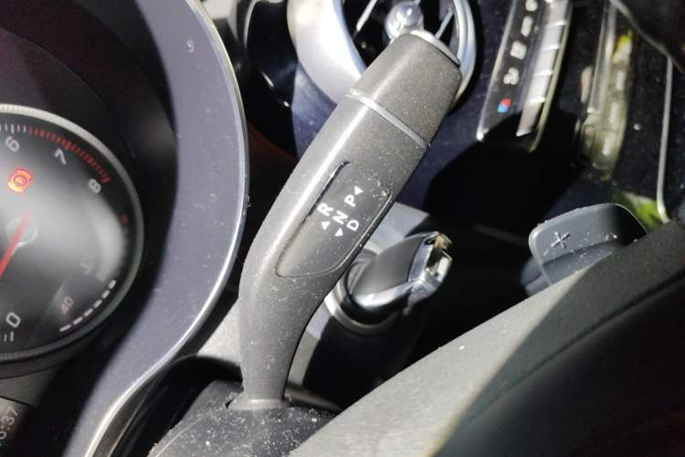 Used Mercedes-Benz GLC Coupe 2019 GLC 200 4MATIC Coupe SUV Gear Lever
