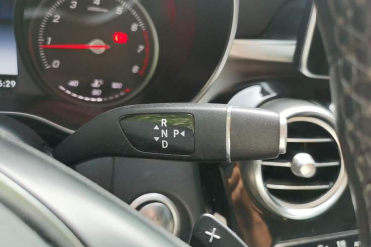 Used Mercedes-Benz GLC Coupe 2019 Facelift GLC 200 4MATIC Coupe SUV Gear Lever