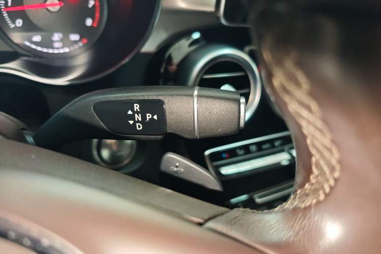 Used Mercedes-Benz GLC Coupe 2019 Facelift GLC 200 4MATIC Coupe SUV Gear Lever