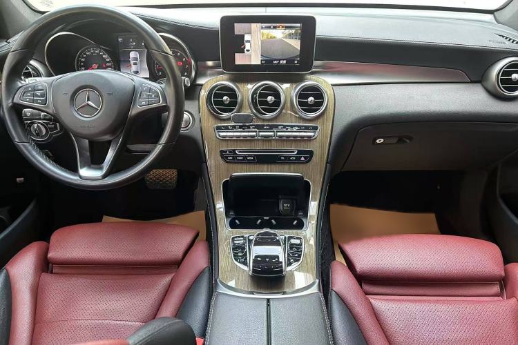 Used Mercedes-Benz GLC Coupe 2019 GLC 260 4MATIC Coupe SUV Interior 1