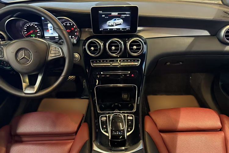 Used Mercedes-Benz GLC Coupe 2019 Facelift GLC 200 4MATIC Coupe SUV Interior 1