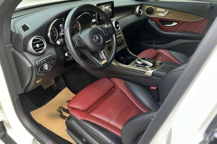 Used Mercedes-Benz GLC Coupe 2019 GLC 260 4MATIC Coupe SUV Interior 2