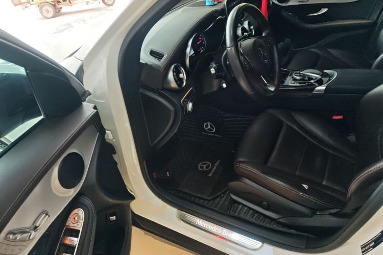 Used Mercedes-Benz GLC Coupe 2019 Facelift GLC 200 4MATIC Coupe SUV Interior 3