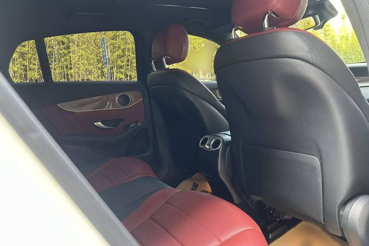 Used Mercedes-Benz GLC Coupe 2019 GLC 260 4MATIC Coupe SUV Interior 4