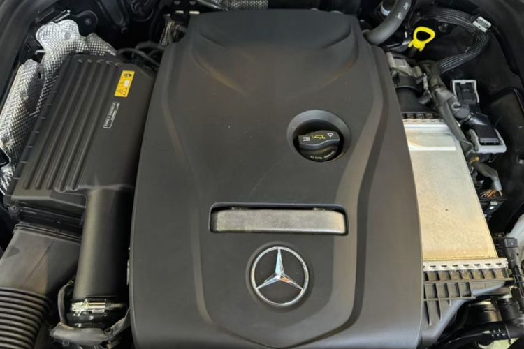 Used Mercedes-Benz GLC Coupe 2019 Facelift GLC 200 4MATIC Coupe SUV Interior 7