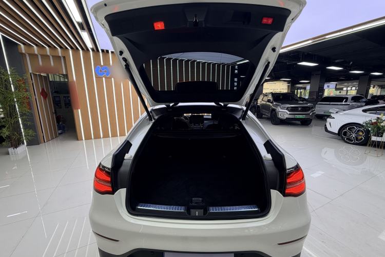 Used Mercedes-Benz GLC Coupe 2019 Facelift GLC 200 4MATIC Coupe SUV Interior 8