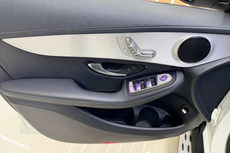 Used Mercedes-Benz GLC Coupe 2019 Facelift GLC 200 4MATIC Coupe SUV Interior 9