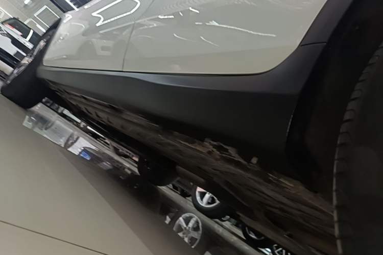 Used Mercedes-Benz GLC Coupe 2019 Facelift GLC 200 4MATIC Coupe SUV Left Side Sill