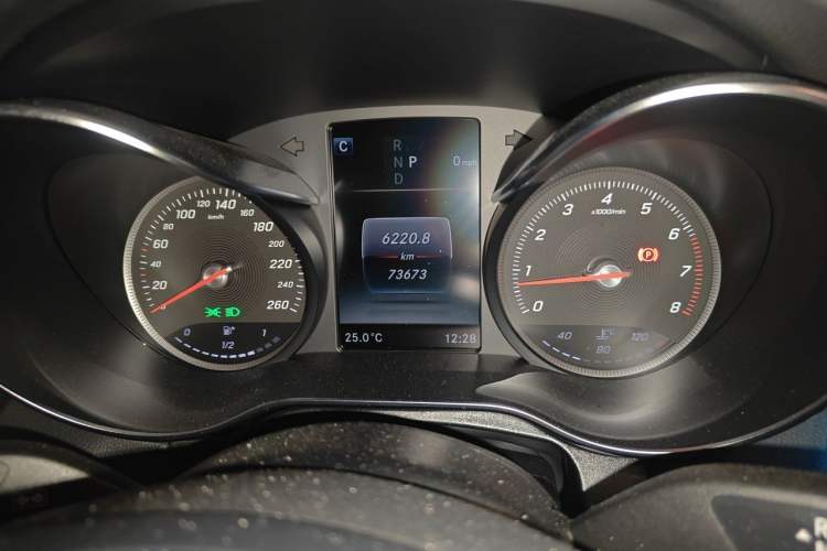 Used Mercedes-Benz GLC Coupe 2019 Facelift GLC 260 4MATIC Coupe SUV Odometer Close Up
