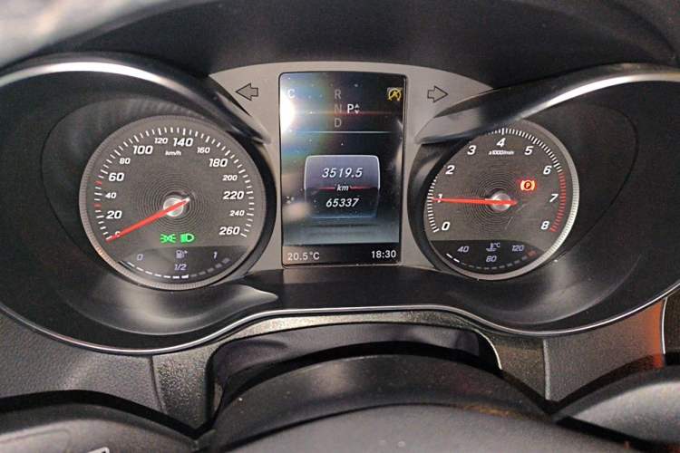 Used Mercedes-Benz GLC Coupe 2019 Facelift GLC 260 4MATIC Coupe SUV Odometer Close Up