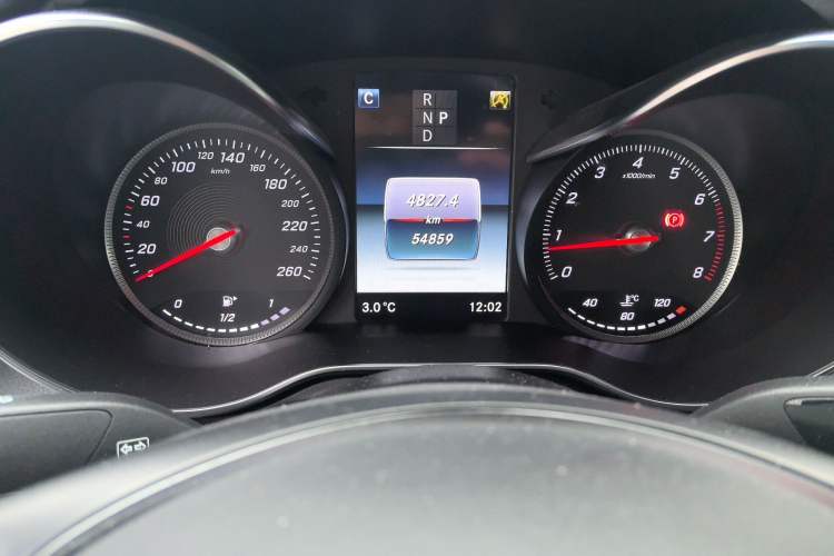 Used Mercedes-Benz GLC Coupe 2019 Facelift GLC 200 4MATIC Coupe SUV Odometer Close Up