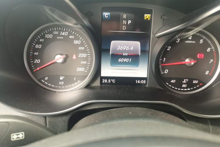 Used Mercedes-Benz GLC Coupe 2019 GLC 260 4MATIC Coupe SUV Odometer Close Up