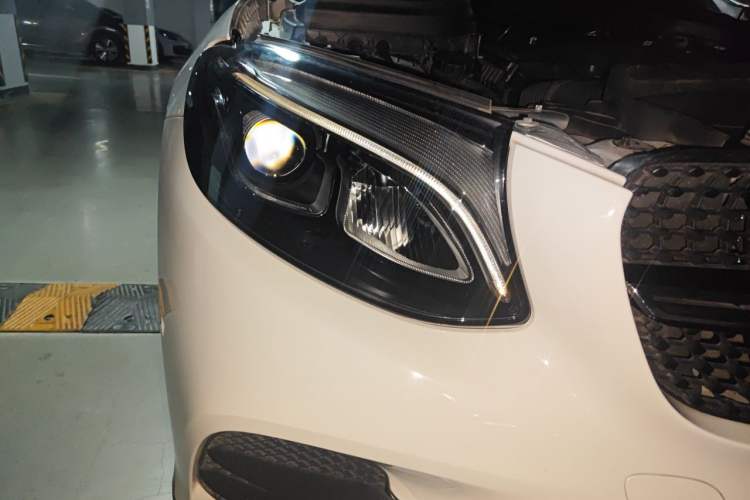 Used Mercedes-Benz GLC Coupe 2019 Facelift GLC 200 4MATIC Coupe SUV Right Front Headlight