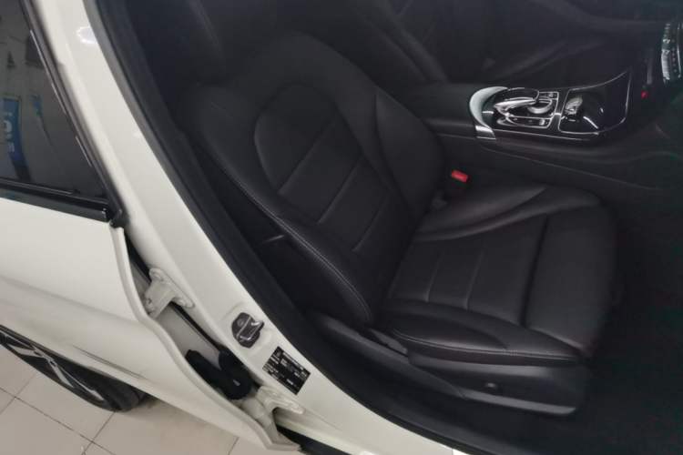 Used Mercedes-Benz GLC Coupe 2019 GLC 200 4MATIC Coupe SUV Right Front Seat