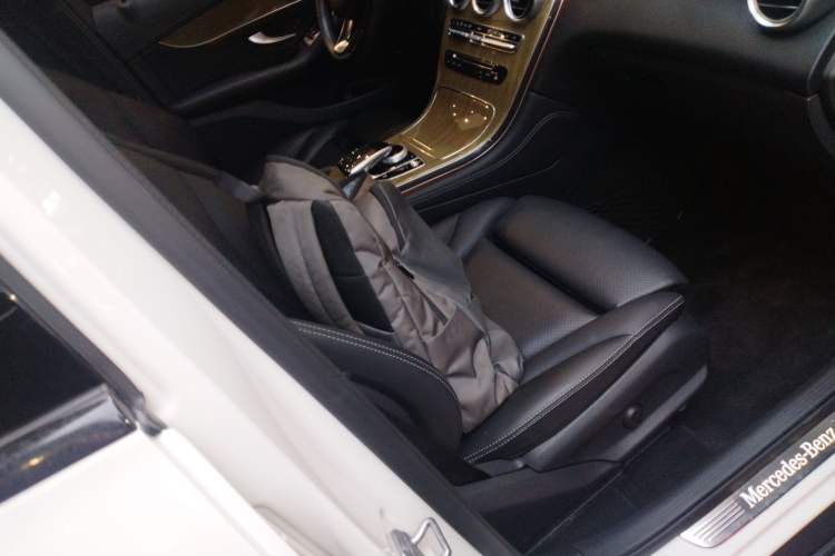 Used Mercedes-Benz GLC Coupe 2019 GLC 260 4MATIC Coupe SUV Right Front Seat