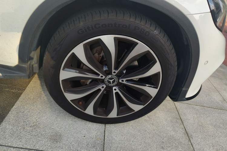 Used Mercedes-Benz GLC Coupe 2019 GLC 260 4MATIC Coupe SUV Right Front Wheel Hub