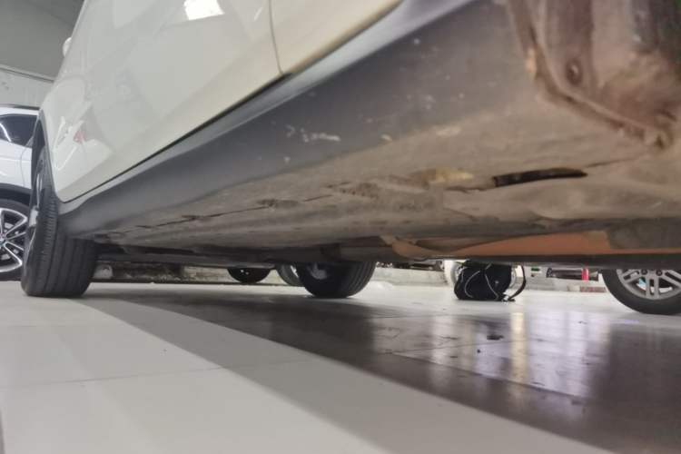 Used Mercedes-Benz GLC Coupe 2019 GLC 200 4MATIC Coupe SUV Right Side Sill