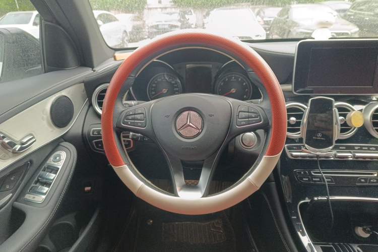 Used Mercedes-Benz GLC Coupe 2019 Facelift GLC 200 4MATIC Coupe SUV Steering Wheel