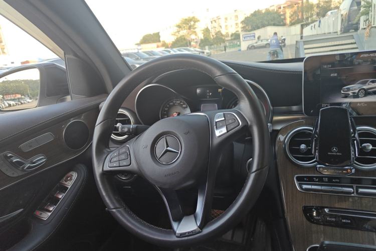 Used Mercedes-Benz GLC Coupe 2019 Facelift GLC 260 4MATIC Coupe SUV Steering Wheel