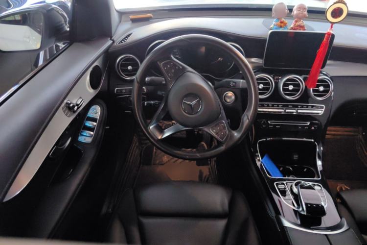 Used Mercedes-Benz GLC Coupe 2019 Facelift GLC 200 4MATIC Coupe SUV Steering Wheel