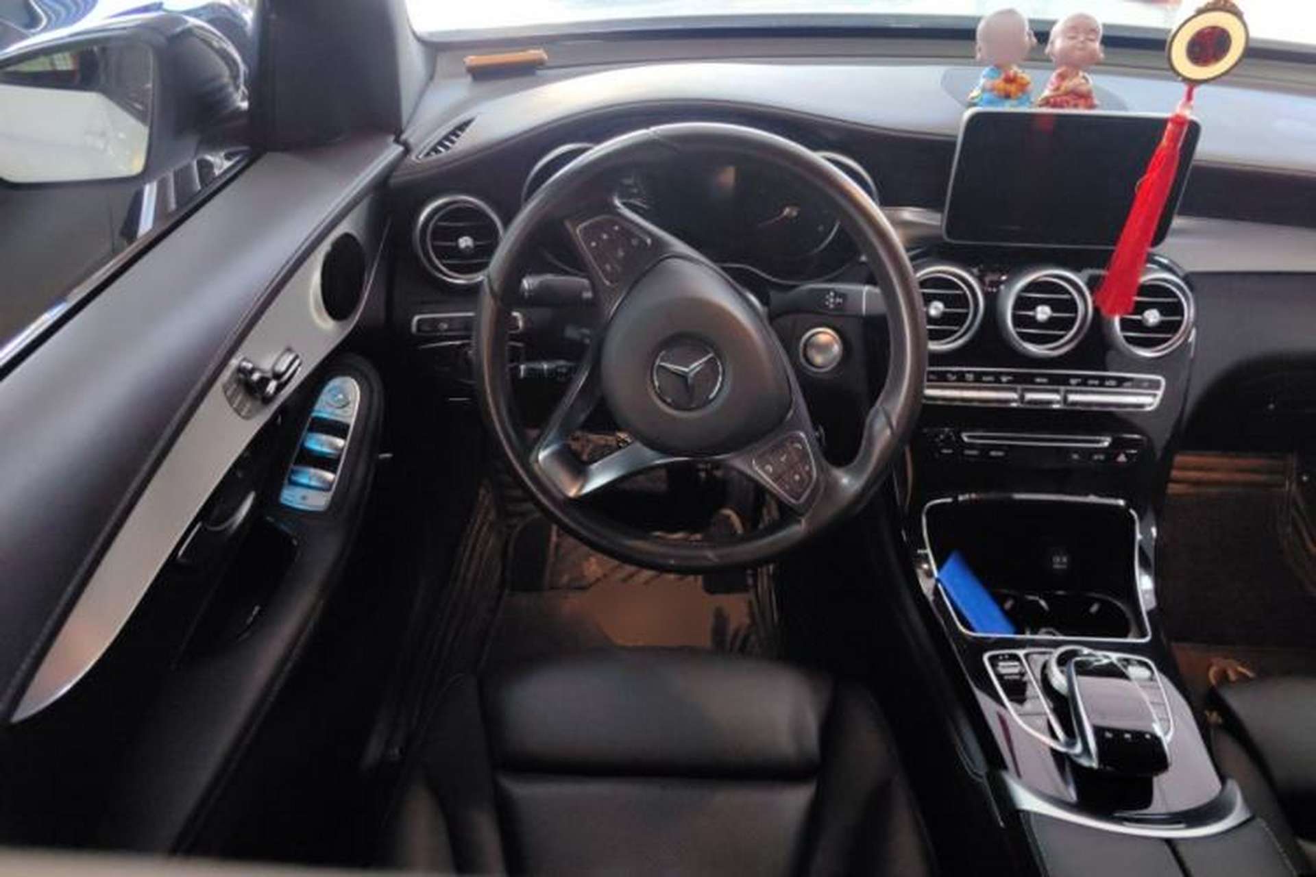 Used Mercedes-Benz GLC Coupe 2019 Facelift GLC 200 4MATIC Coupe SUV Steering Wheel
