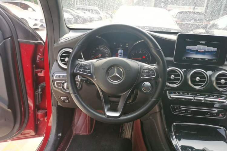 Used Mercedes-Benz GLC Coupe 2019 Facelift GLC 200 4MATIC Coupe SUV Steering Wheel