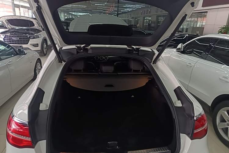 Used Mercedes-Benz GLC Coupe 2019 Facelift GLC 200 4MATIC Coupe SUV Trunk