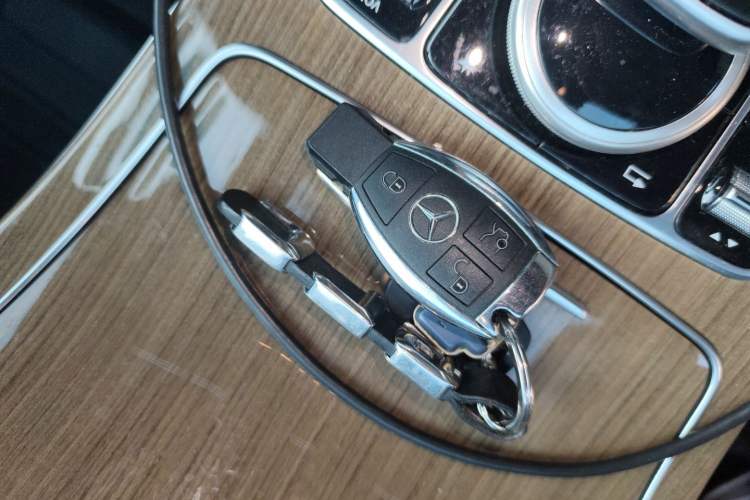 Used Mercedes-Benz GLC Coupe 2019 GLC 260 4MATIC Coupe SUV Vehicle Key