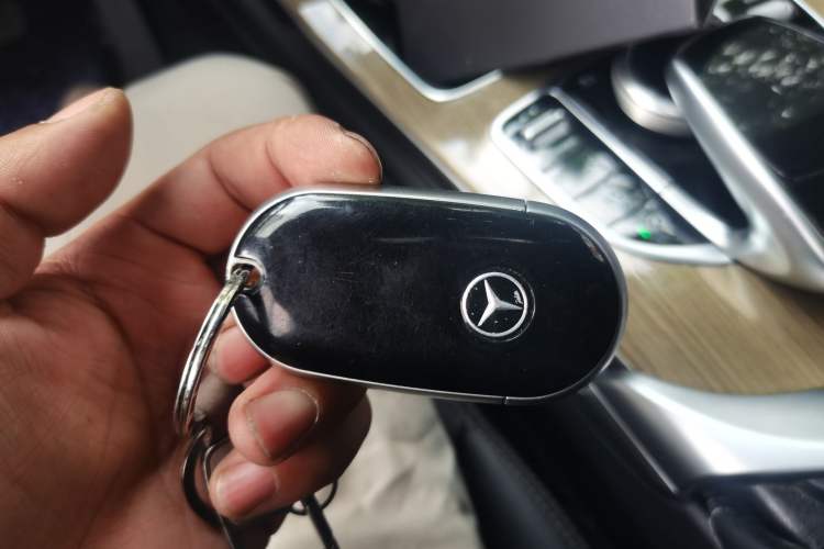 Used Mercedes-Benz GLC Coupe 2019 GLC 260 4MATIC Coupe SUV Vehicle Key