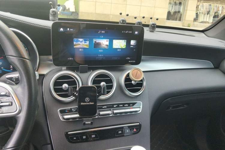 Used Mercedes-Benz GLC Coupe 2020 GLC 300 4MATIC Coupe SUV Audio And AC Panel