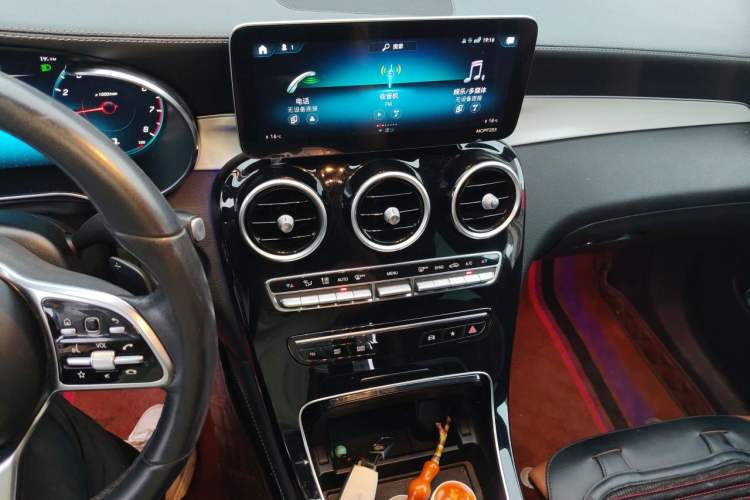 Used Mercedes-Benz GLC Coupe 2020 GLC 260 4MATIC Coupe SUV Audio And AC Panel