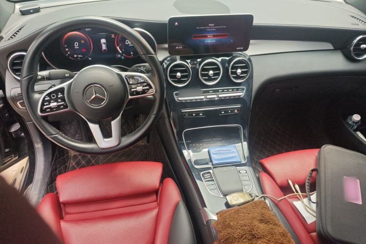 Used Mercedes-Benz GLC Coupe 2020 GLC 260 4MATIC Coupe SUV Center Console