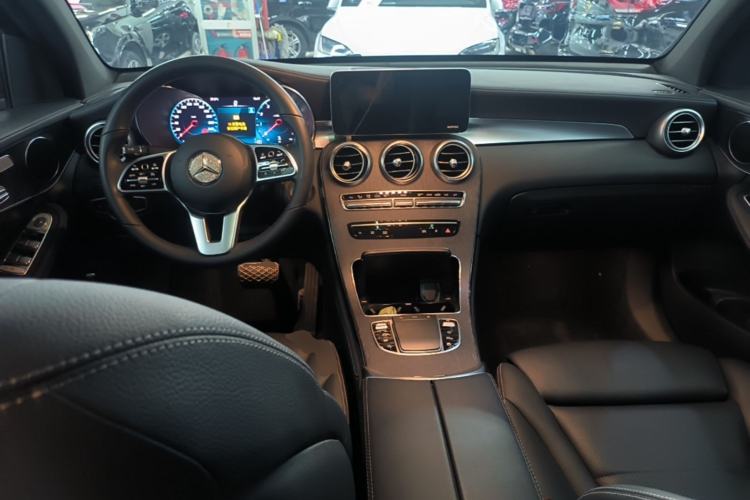 Used Mercedes-Benz GLC Coupe 2020 GLC 300 4MATIC Coupe SUV Center Console