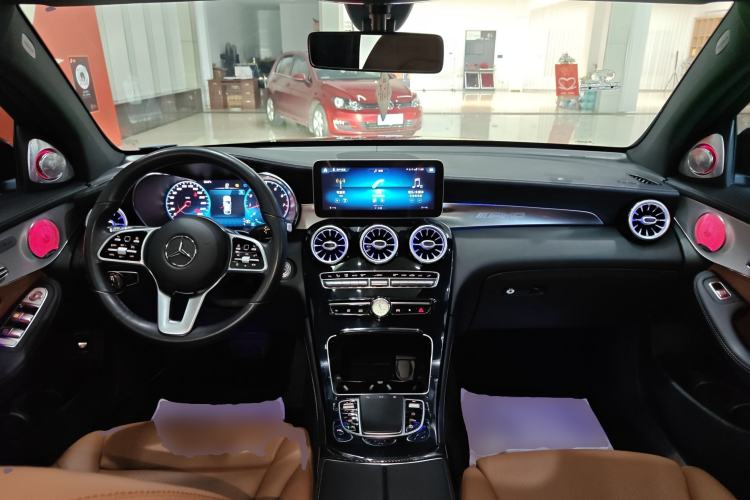 Used Mercedes-Benz GLC Coupe 2020 GLC 260 4MATIC Coupe SUV Center Console