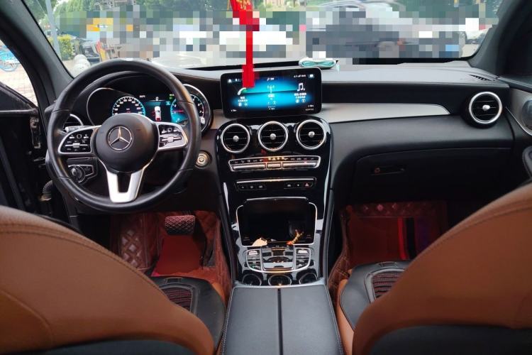 Used Mercedes-Benz GLC Coupe 2020 GLC 260 4MATIC Coupe SUV Center Console