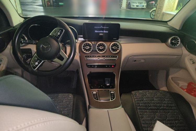 Used Mercedes-Benz GLC Coupe  Center Console