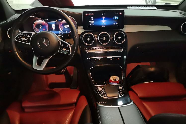 Used Mercedes-Benz GLC Coupe 2020 GLC 260 4MATIC Coupe SUV Center Console