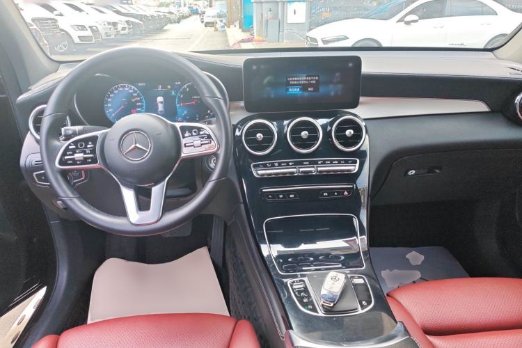 Used Mercedes-Benz GLC Coupe 2020 GLC 260 4MATIC Coupe SUV Center Console