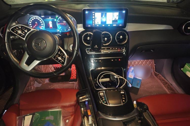 Used Mercedes-Benz GLC Coupe 2020 GLC 260 4MATIC Coupe SUV Center Console